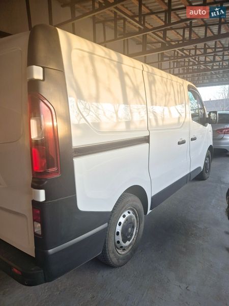 Вантажний фургон Opel Vivaro 2015 в Корсунь-Шевченківському