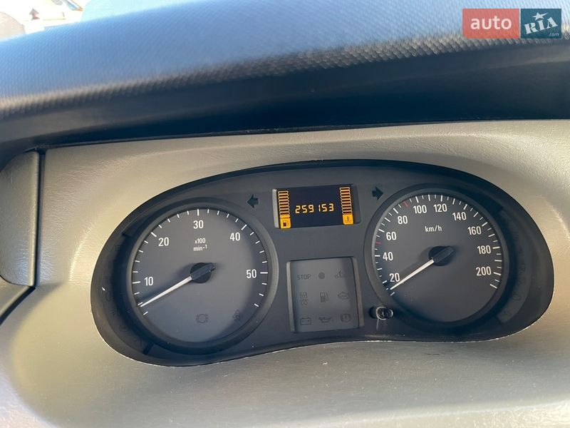 Минивэн Opel Vivaro 2010 в Хотине