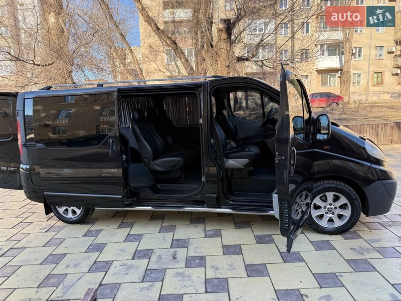 Минивэн Opel Vivaro 2008 в Кривом Роге