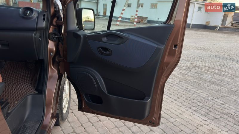 Минивэн Opel Vivaro 2015 в Кременчуге