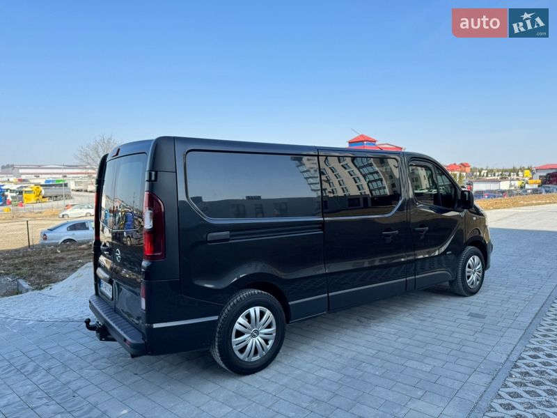 Минивэн Opel Vivaro 2016 в Львове