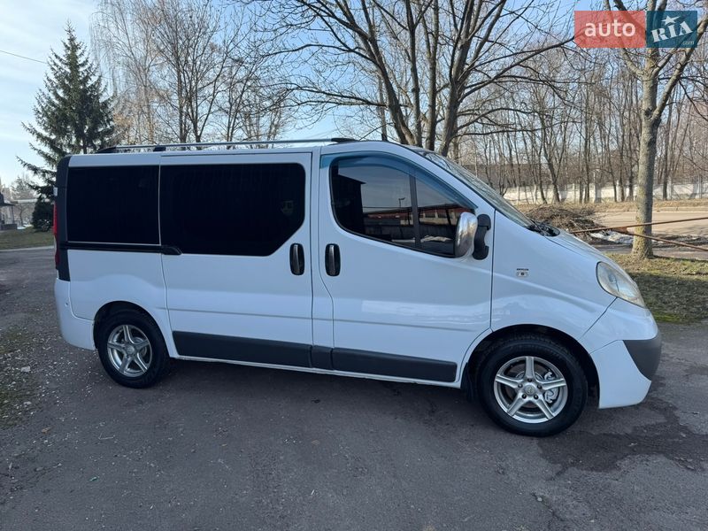 Мінівен Opel Vivaro 2008 в Чернігові