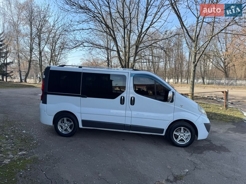 Мінівен Opel Vivaro 2008 в Чернігові