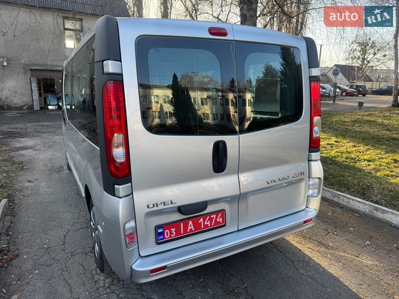Минивэн Opel Vivaro 2011 в Луцке