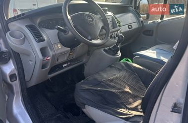 Грузопассажирский фургон Opel Vivaro 2004 в Полтаве