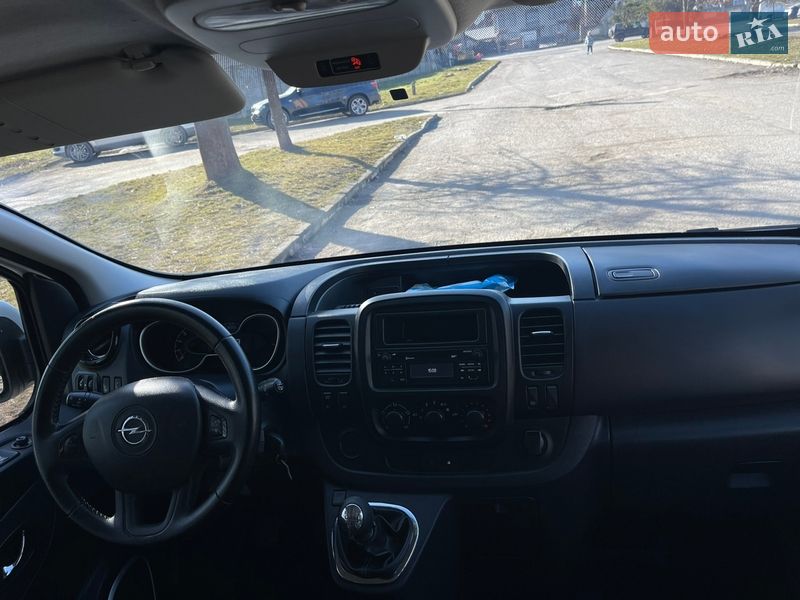 Минивэн Opel Vivaro 2017 в Черновцах