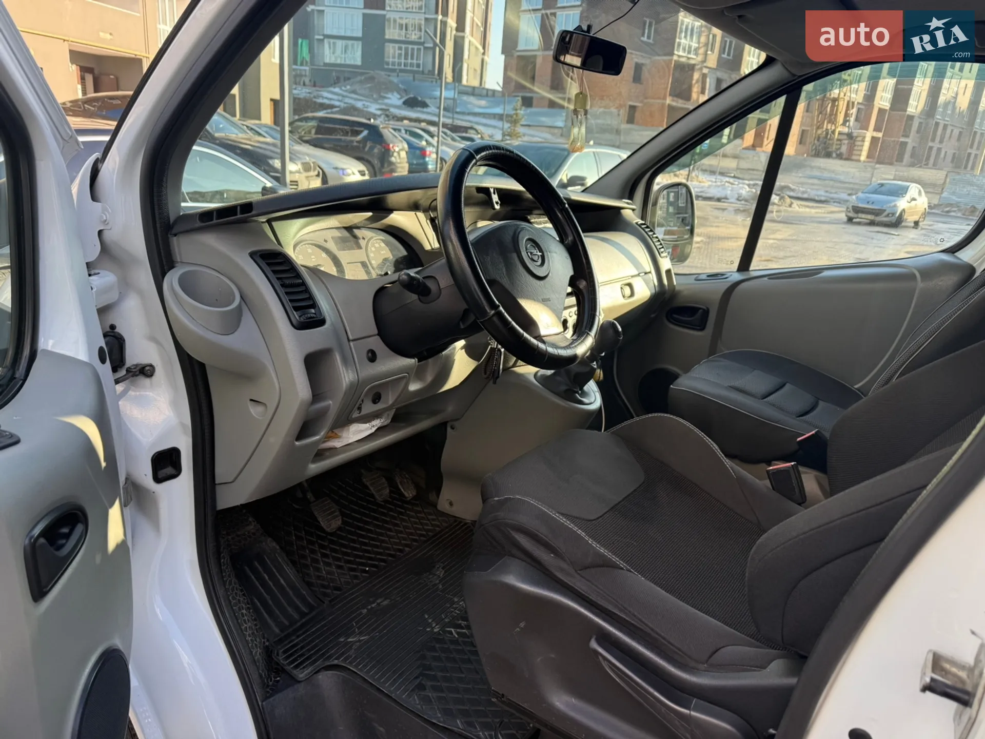 2010 Opel Vivaro - мініатюра 9