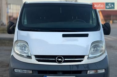 Грузопассажирский фургон Opel Vivaro 2003 в Луцке