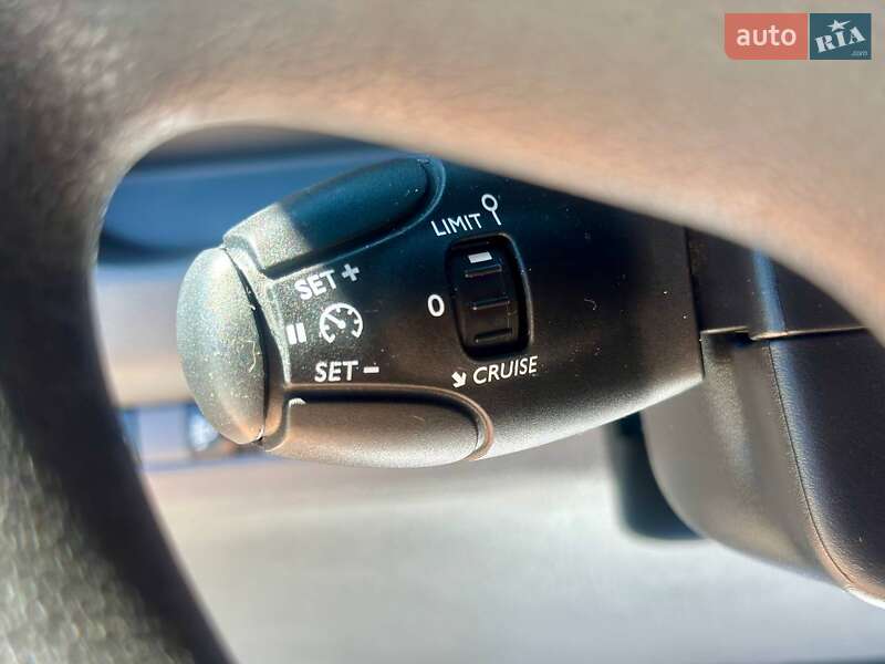 Вантажний фургон Opel Vivaro 2020 в Львові