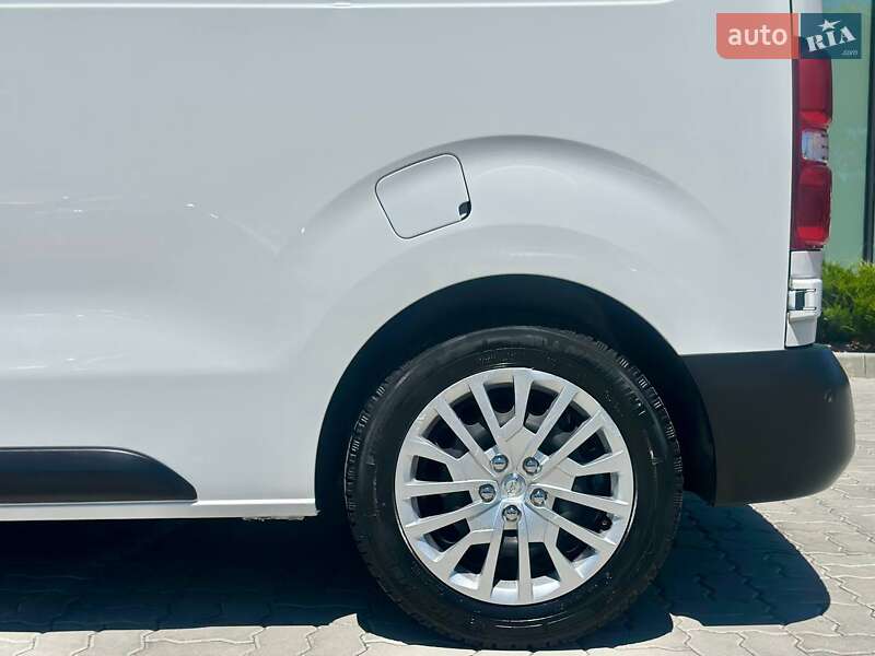 Вантажний фургон Opel Vivaro 2020 в Львові