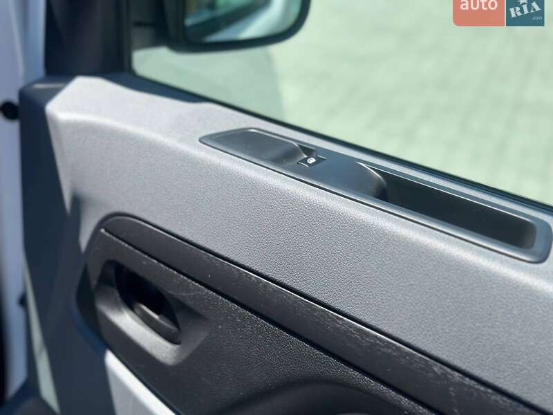 Вантажний фургон Opel Vivaro 2020 в Львові