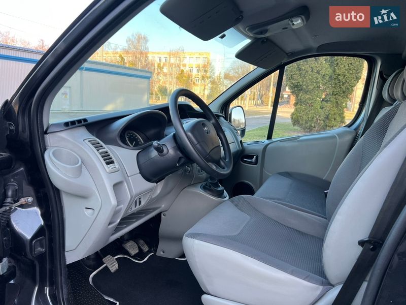 Мінівен Opel Vivaro 2013 в Рівному