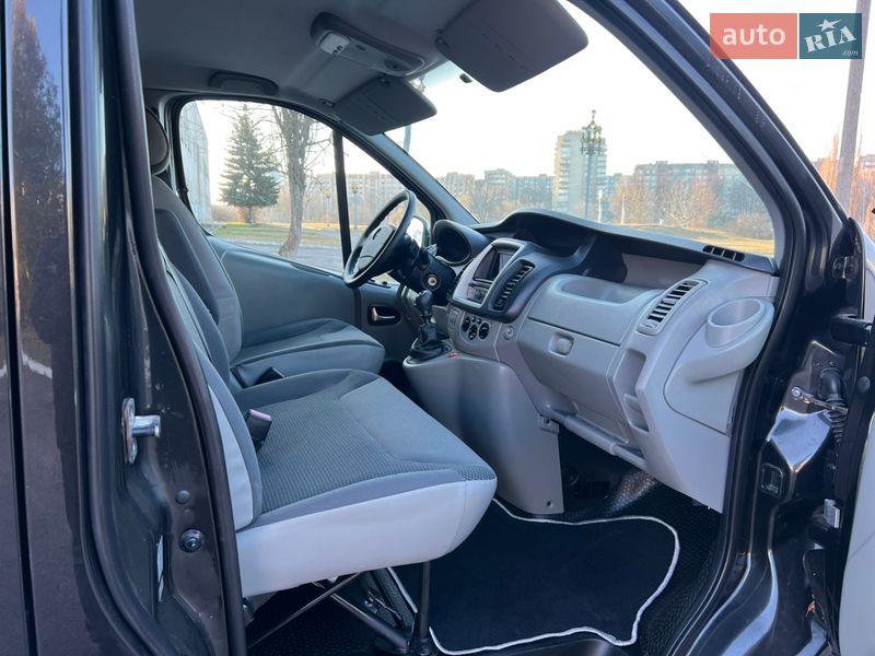 Мінівен Opel Vivaro 2013 в Рівному