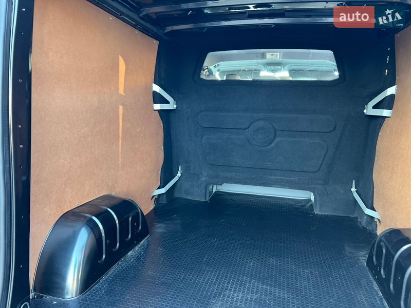 Мінівен Opel Vivaro 2013 в Рівному