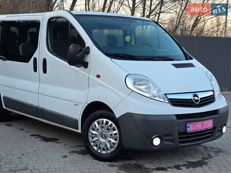 Opel Vivaro 2011