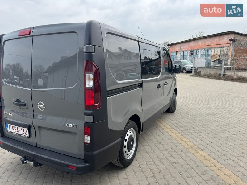 Грузопассажирский фургон Opel Vivaro 2017 в Коломые