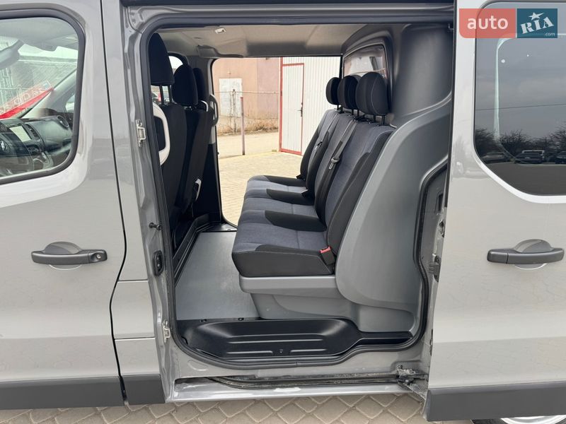 Грузопассажирский фургон Opel Vivaro 2017 в Коломые