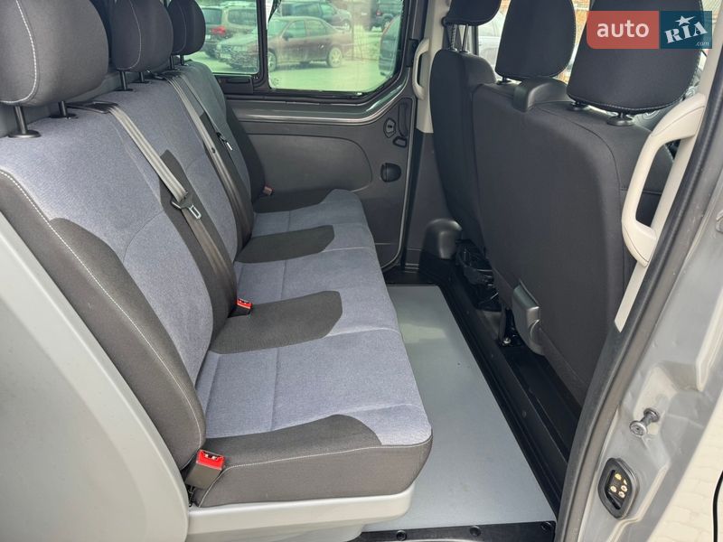 Грузопассажирский фургон Opel Vivaro 2017 в Коломые