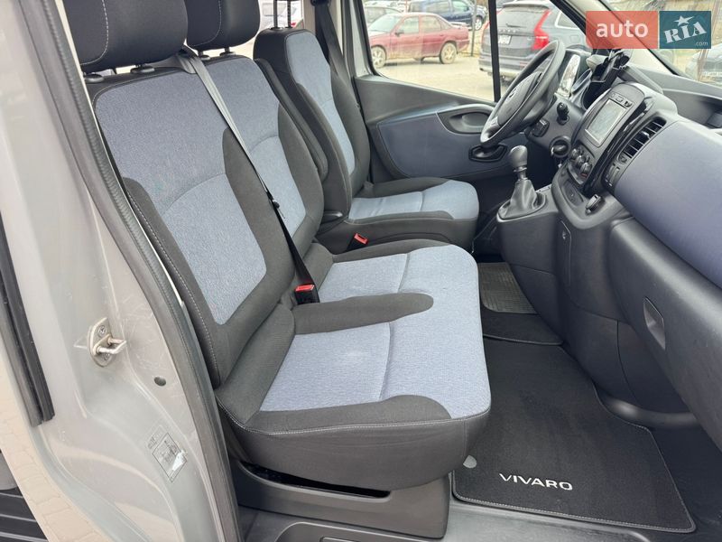 Грузопассажирский фургон Opel Vivaro 2017 в Коломые