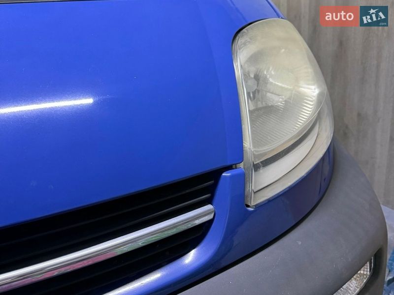 Вантажний фургон Opel Vivaro 2005 в Івано-Франківську