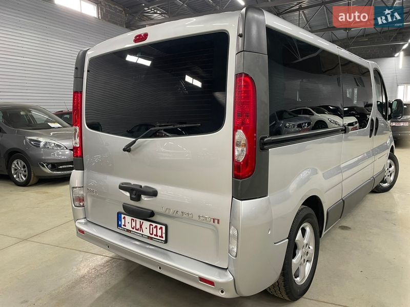Мінівен Opel Vivaro 2012 в Стрию