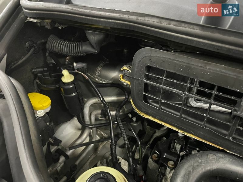 Мінівен Opel Vivaro 2012 в Стрию