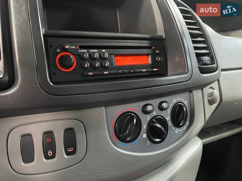 Мінівен Opel Vivaro 2012 в Стрию