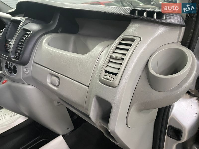 Мінівен Opel Vivaro 2012 в Стрию