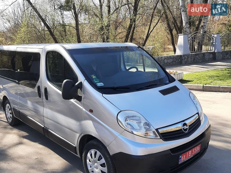 Мінівен Opel Vivaro 2011 в Полтаві