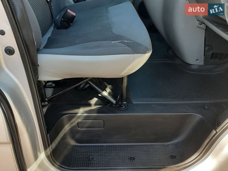 Мінівен Opel Vivaro 2011 в Полтаві