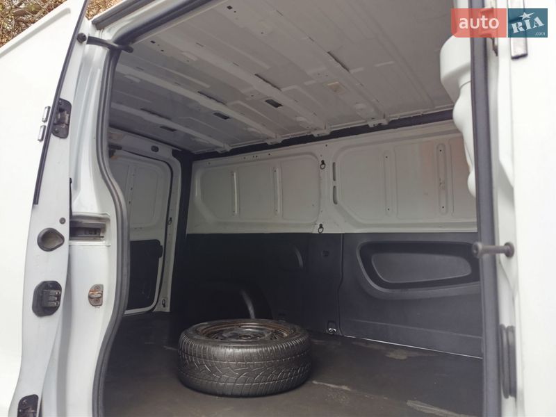 Грузовой фургон Opel Vivaro 2014 в Житомире