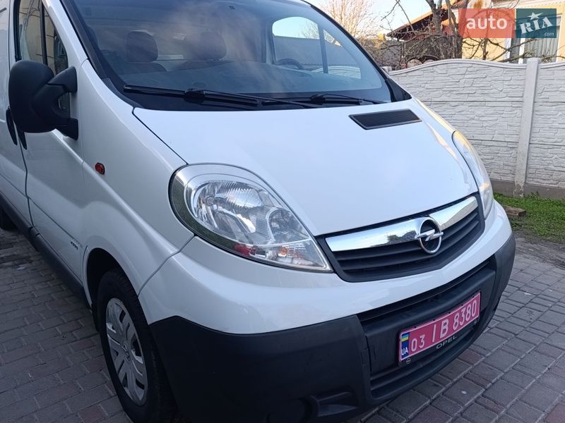 Вантажний фургон Opel Vivaro 2013 в Василькові