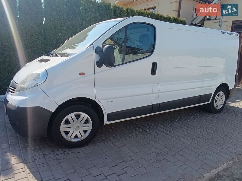 Вантажний фургон Opel Vivaro 2013 в Василькові