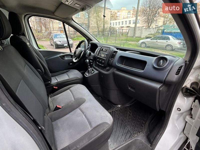 Вантажний фургон Opel Vivaro 2015 в Черкасах