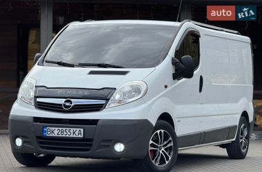 Вантажний фургон Opel Vivaro 2013 в Рівному