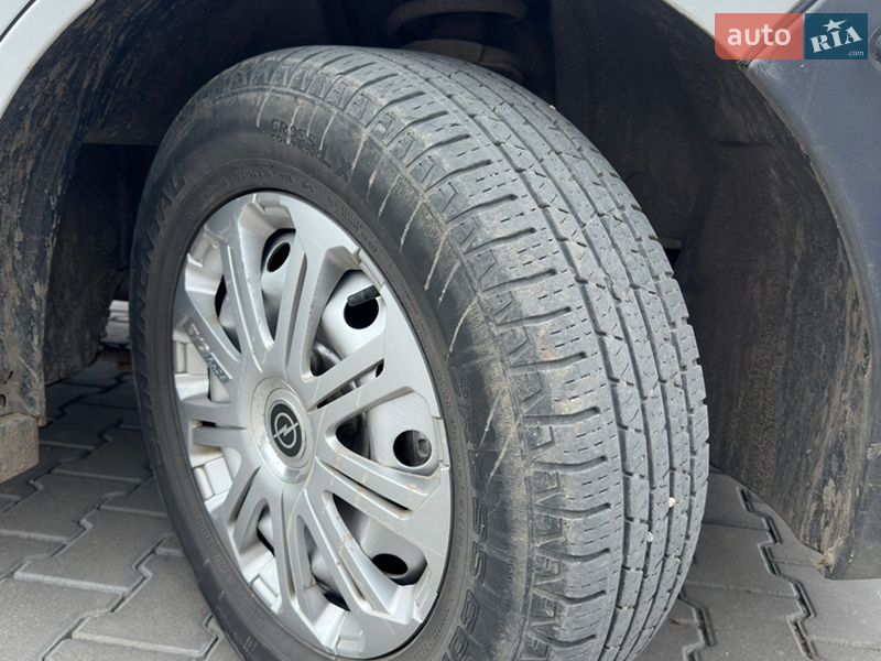 Минивэн Opel Vivaro 2006 в Ямполе