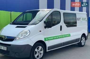 Грузопассажирский фургон Opel Vivaro 2007 в Дубно