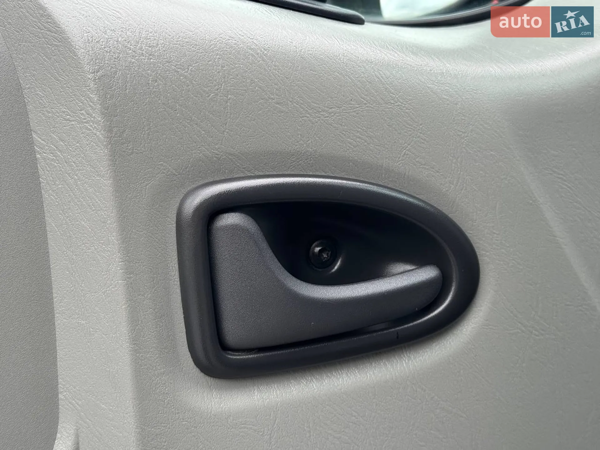 2010 Opel Vivaro - мініатюра 12