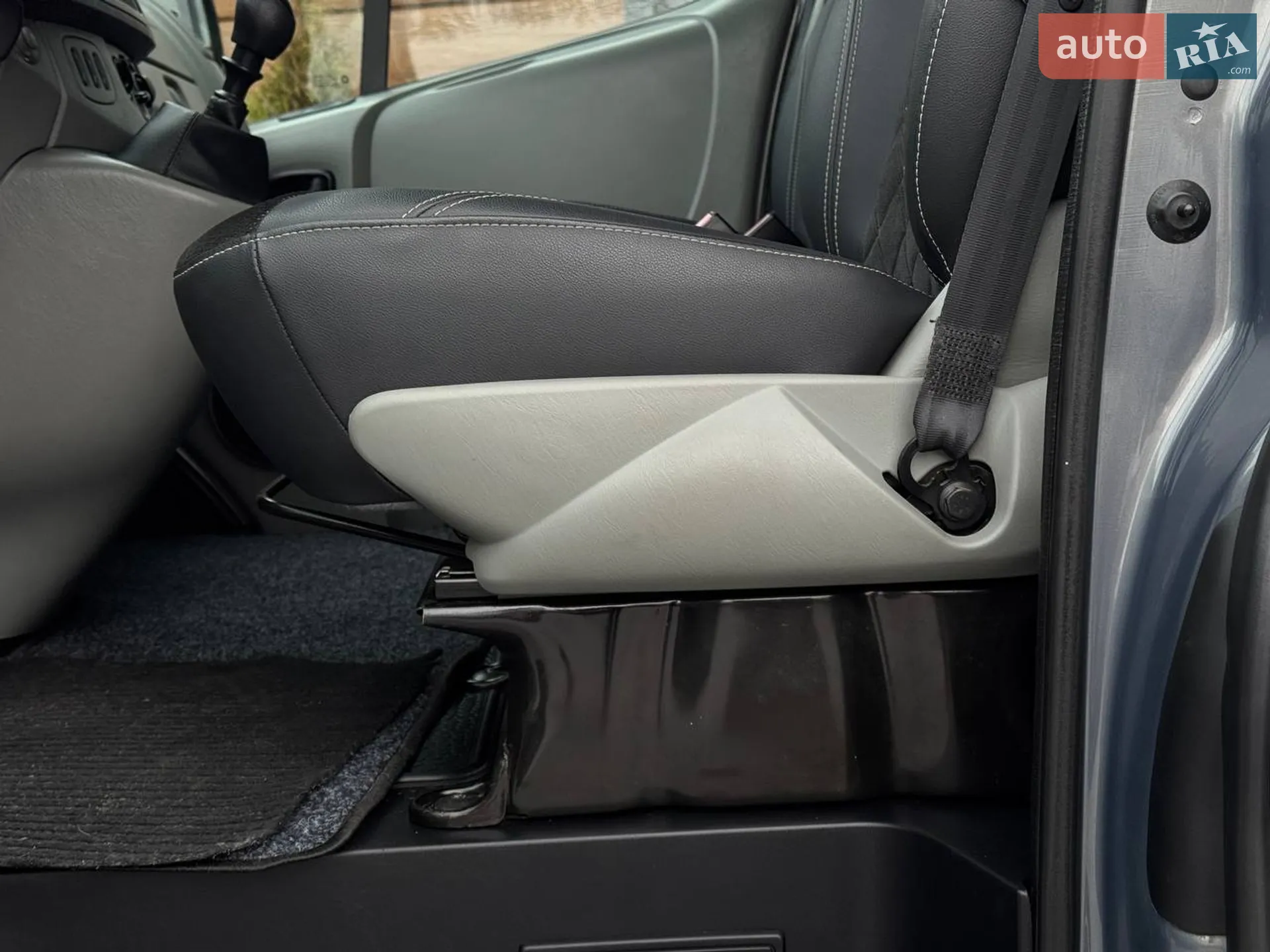 2010 Opel Vivaro - мініатюра 13
