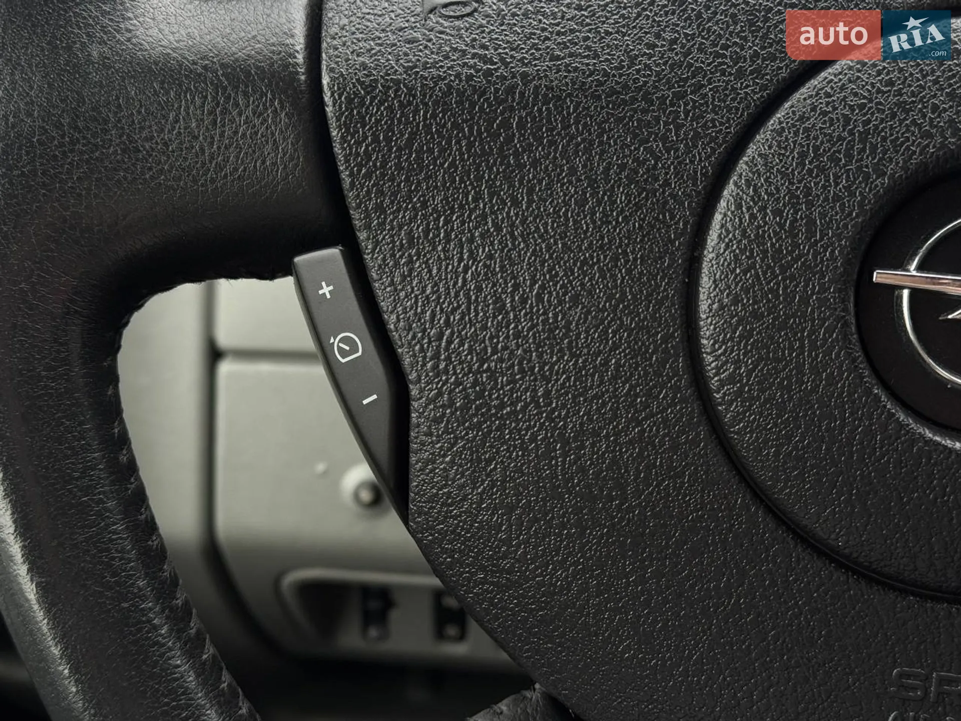 2010 Opel Vivaro - мініатюра 22