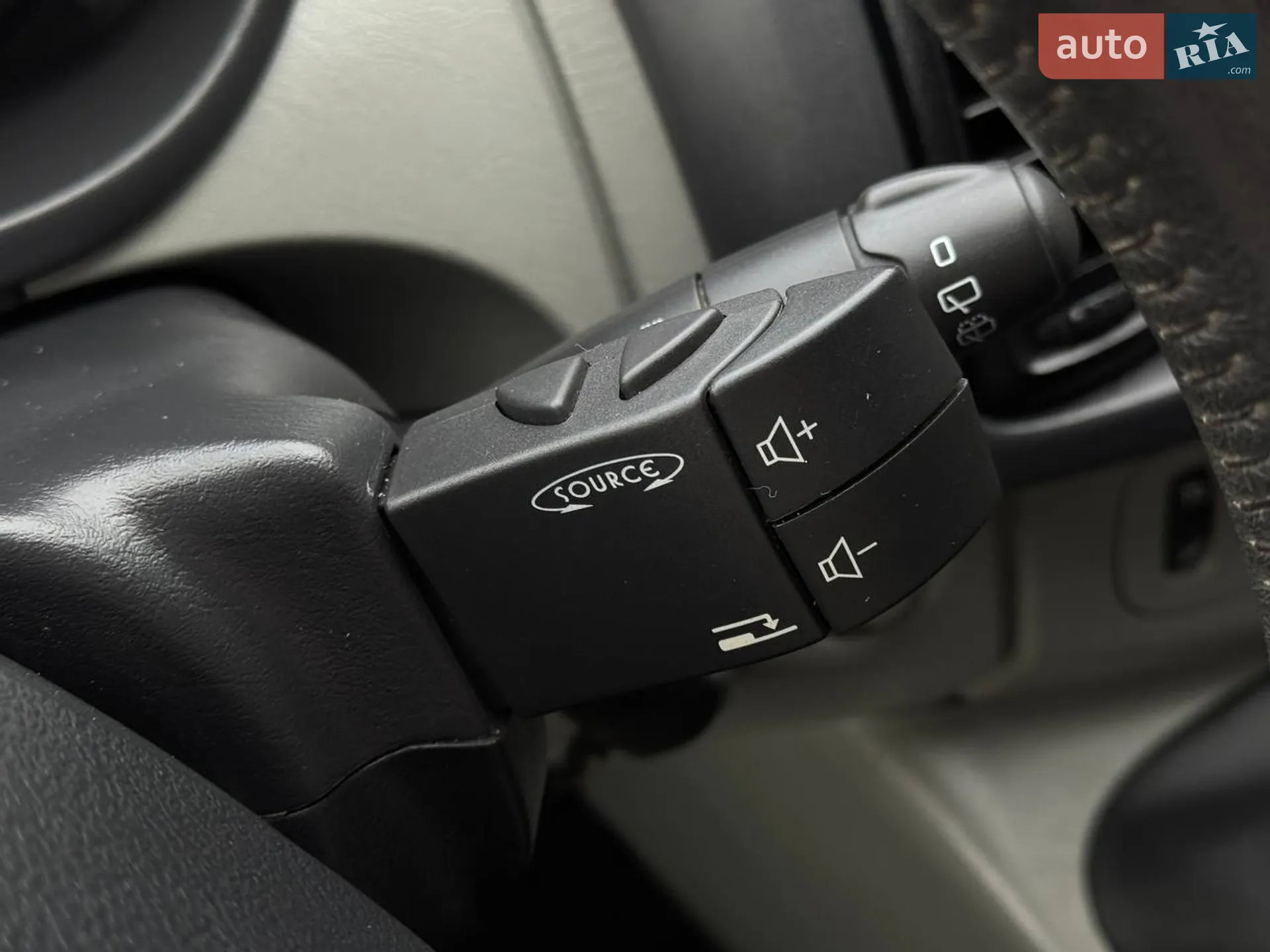 2010 Opel Vivaro - мініатюра 25
