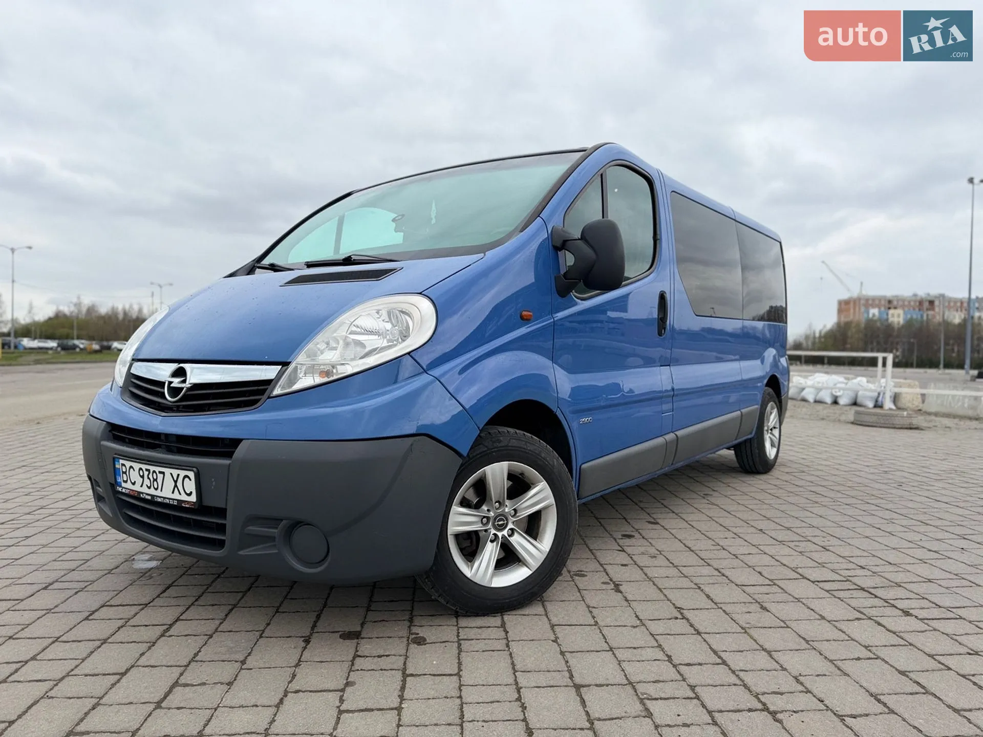 2010 Opel Vivaro - мініатюра 11