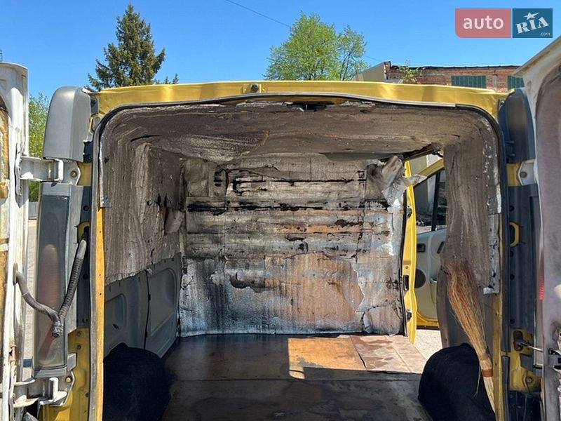 Грузовой фургон Opel Vivaro 2006 в Литине