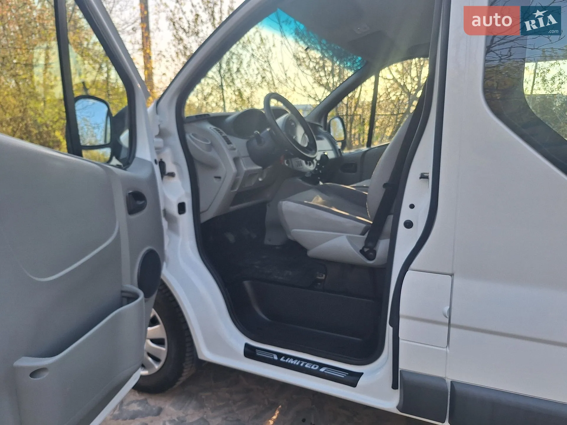 2011 Opel Vivaro - мініатюра 2