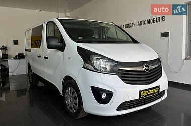 Грузопассажирский фургон Opel Vivaro 2015 в Львове