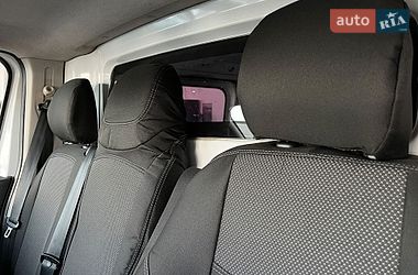 Грузопассажирский фургон Opel Vivaro 2015 в Львове