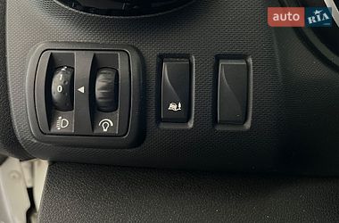 Грузопассажирский фургон Opel Vivaro 2015 в Львове