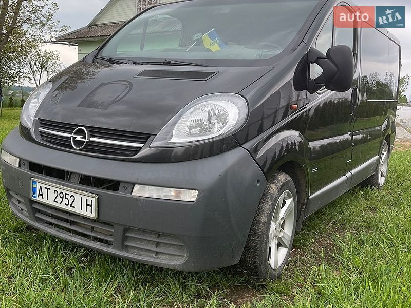 Грузопассажирский фургон Opel Vivaro 2006 в Рожнове