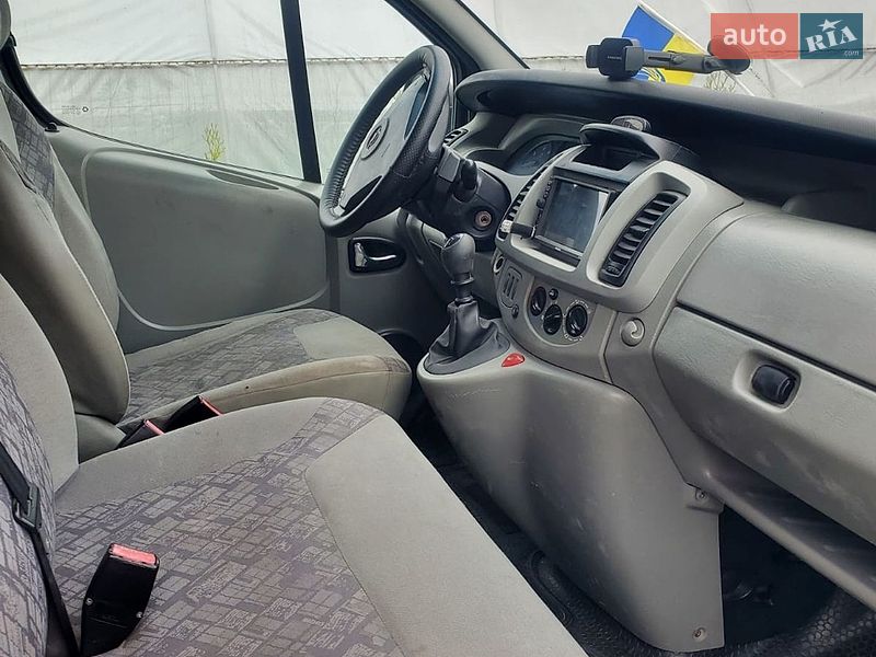 Грузопассажирский фургон Opel Vivaro 2006 в Рожнове