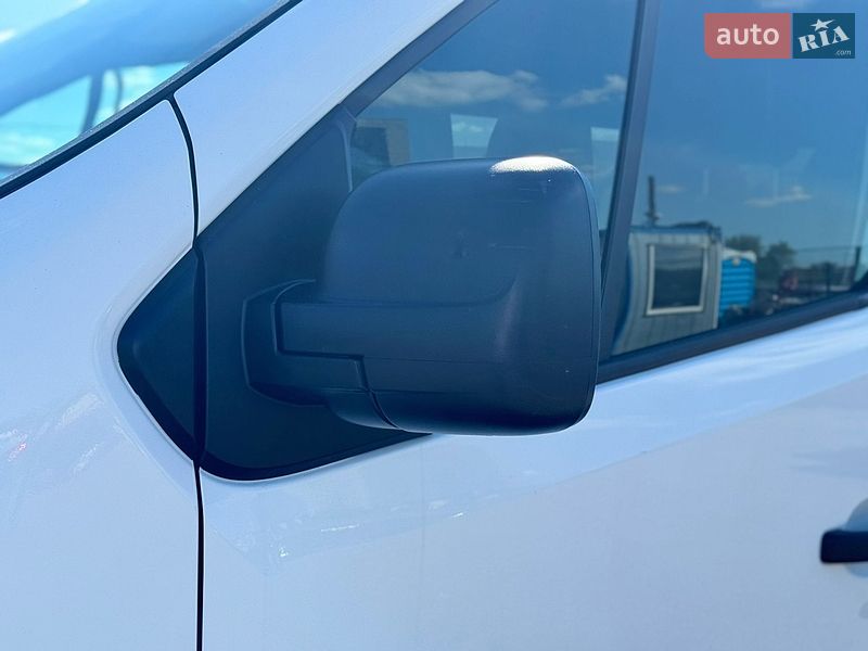 Минивэн Opel Vivaro 2018 в Киеве фото 13 Минивэн Opel Vivaro 2018 в Киеве